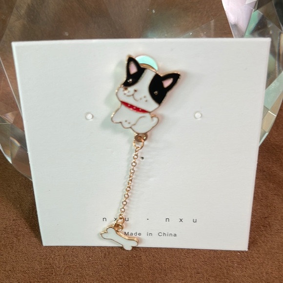 Dog enamel pin with dangling bone - Picture 2 of 5